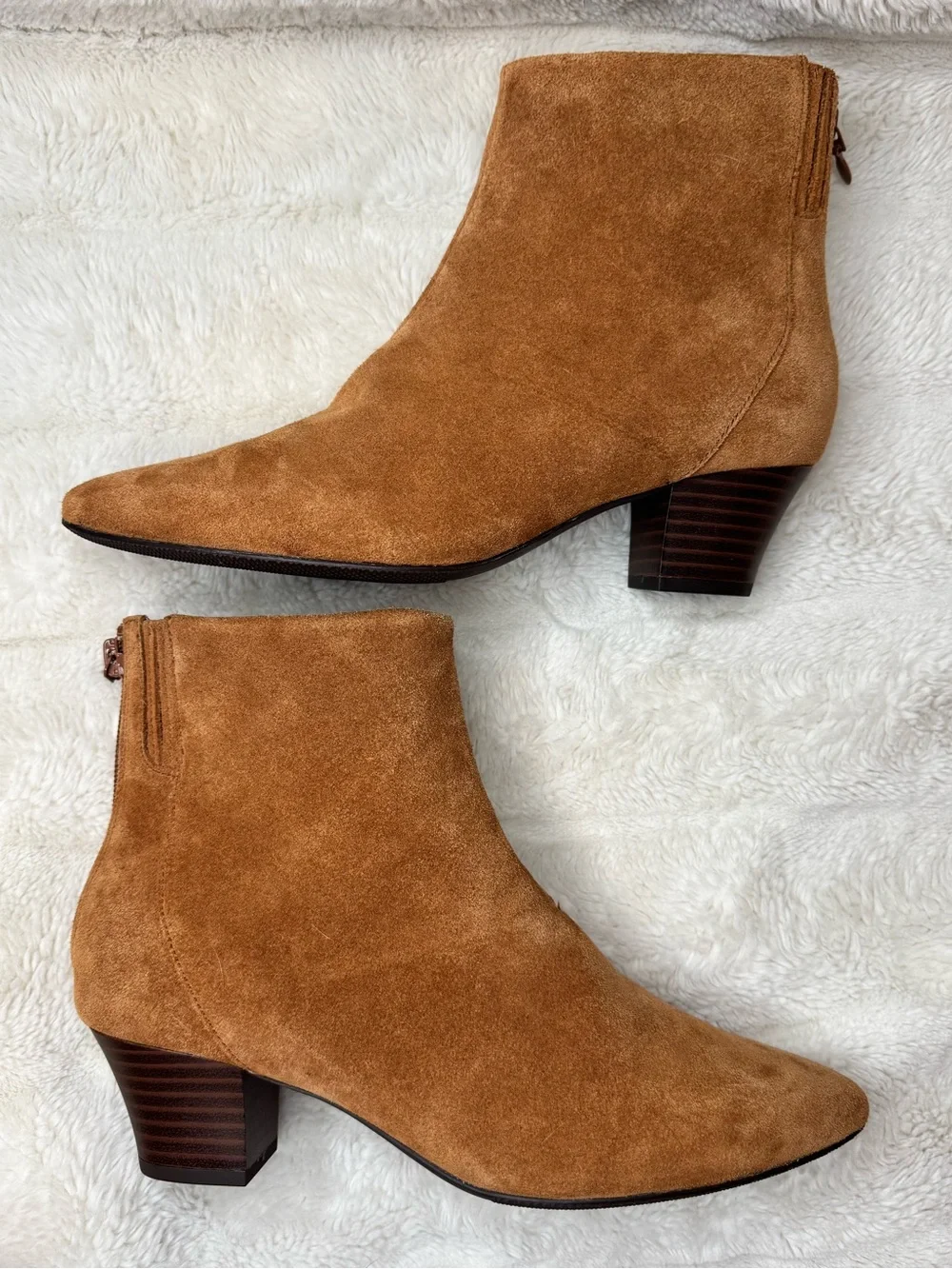 Clarks Tan Suede Ankle Booties with Stacked Heel Women’s 7.5